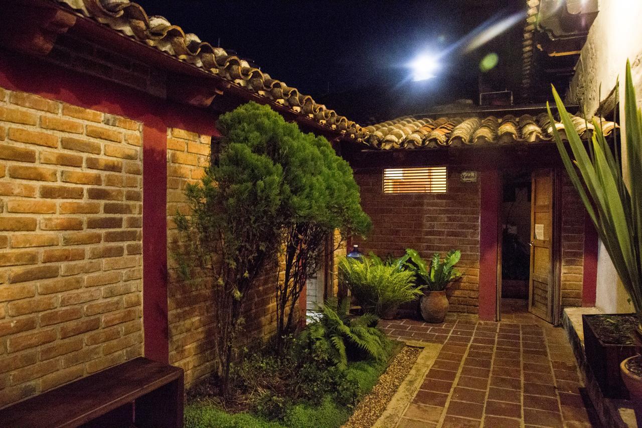 Puerta Vieja Hostel *