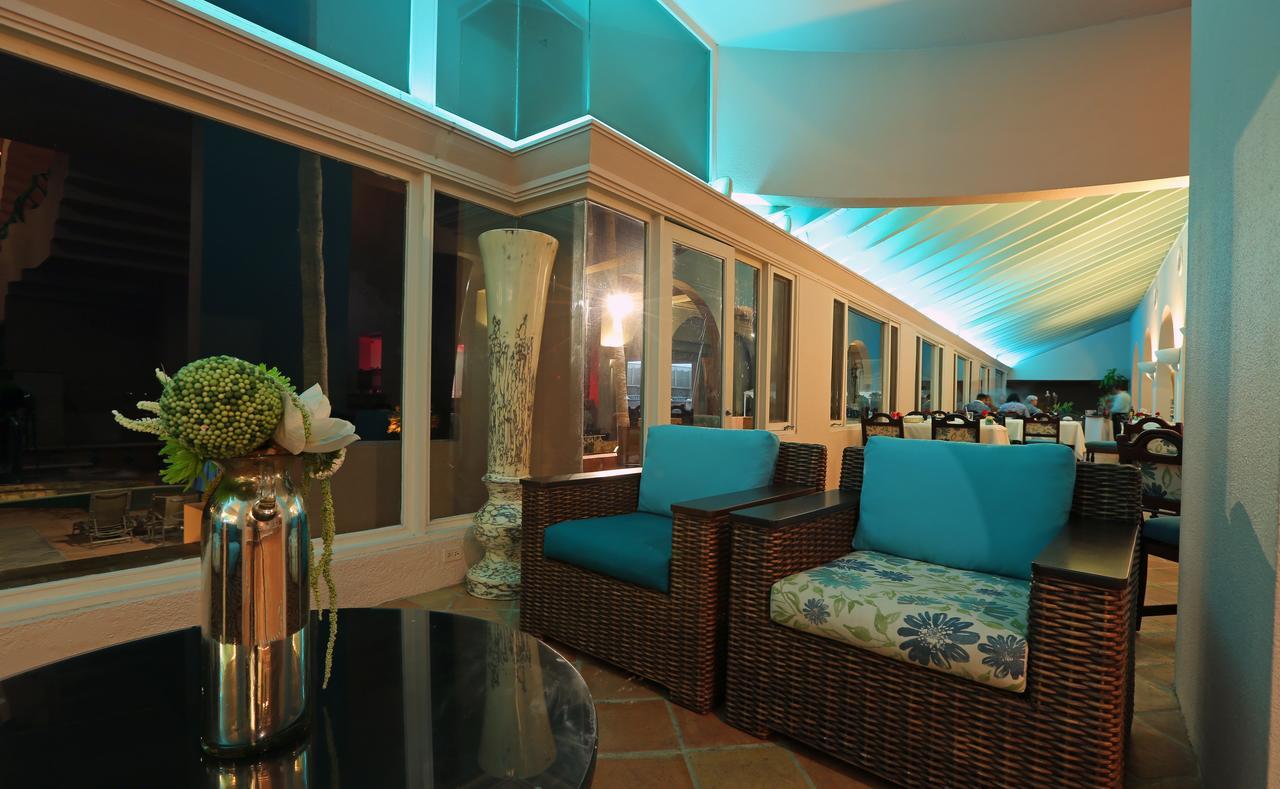 Rosas & Hotel 4*
