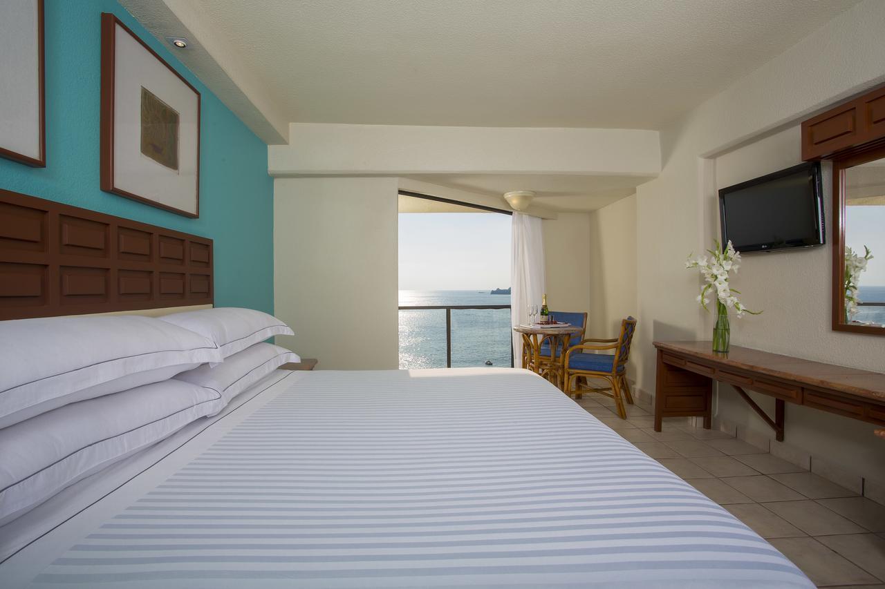 Resort Barcelo Ixtapa 5*