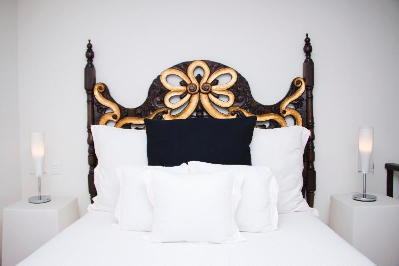 Hotel Herencia By Hosting House 4*