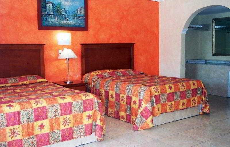 Del Sol Hotel 4*