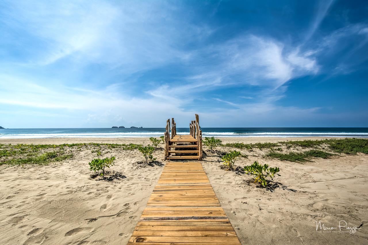 Marea Beachfront 5* Zihuatanejo