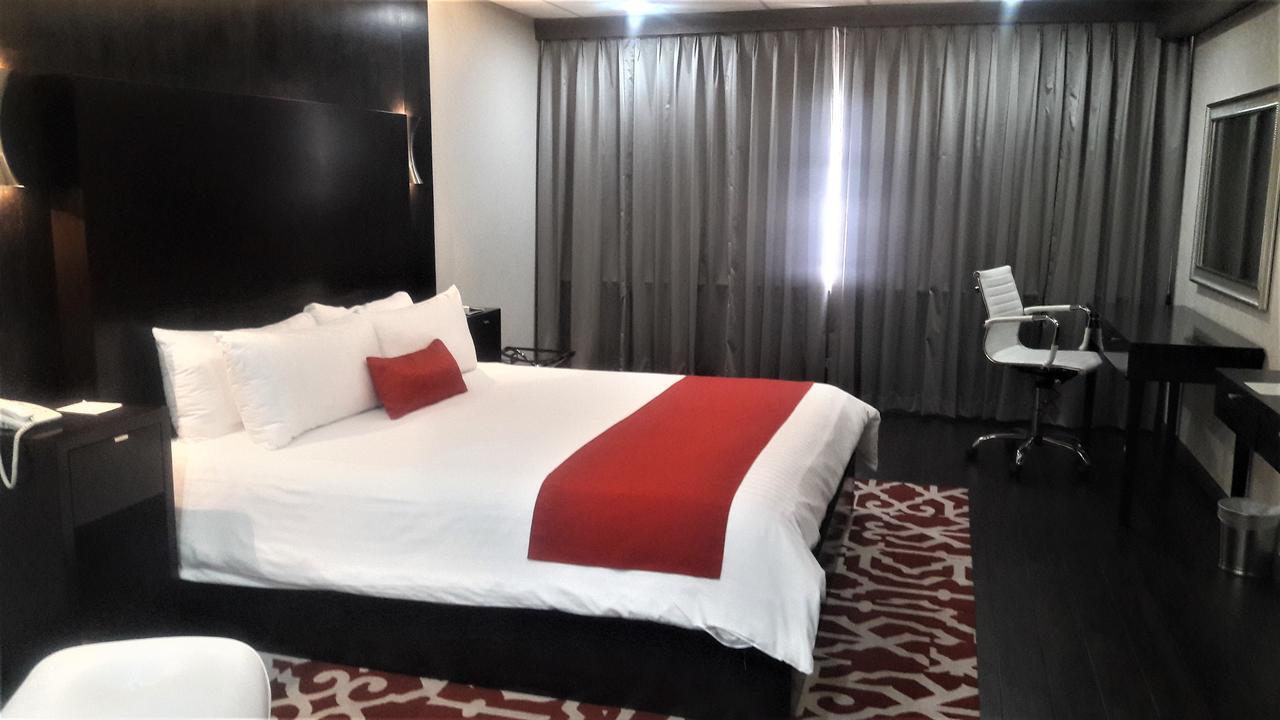 Pueblo Amigo Plaza Y Casino Hotel