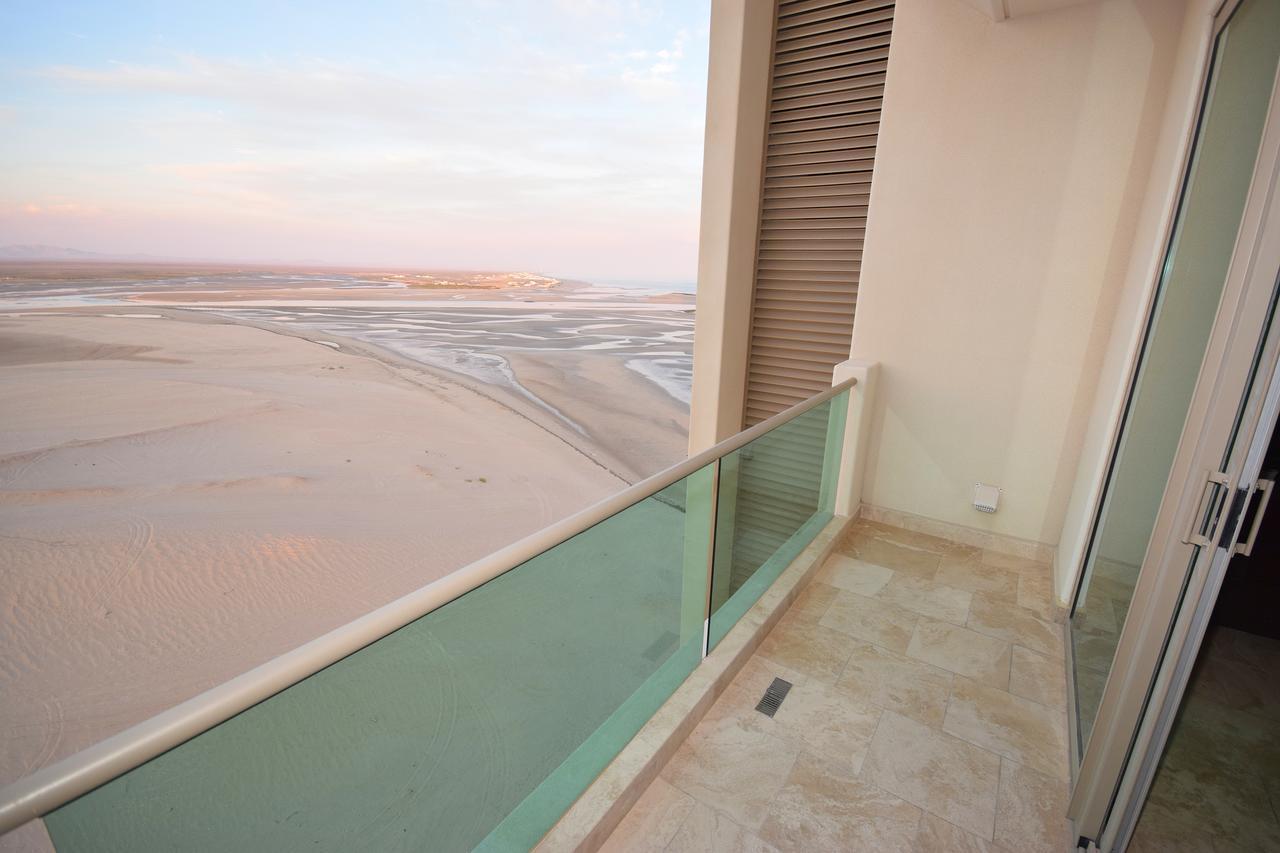 Tessoro 1002 At Las Conchas Apartment *