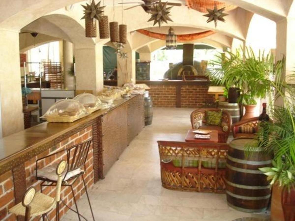 Ixtapa Palace