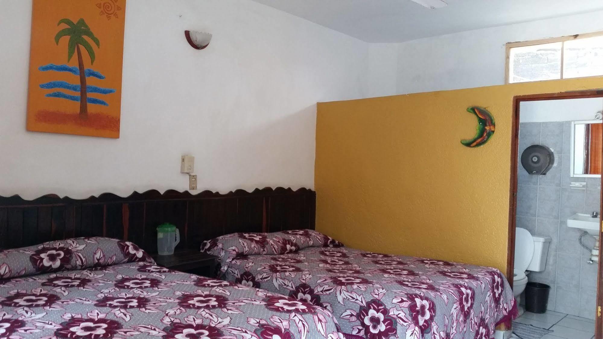 Pacifico 4* Barra de Navidad