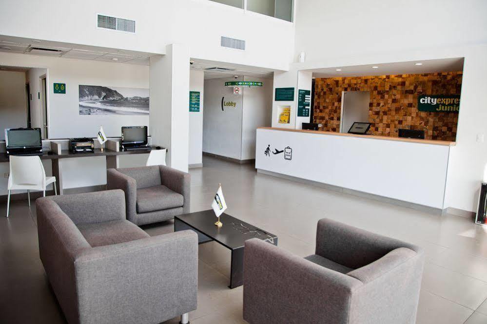 Hotel Express Junior By Marriott Aeropuerto 3*