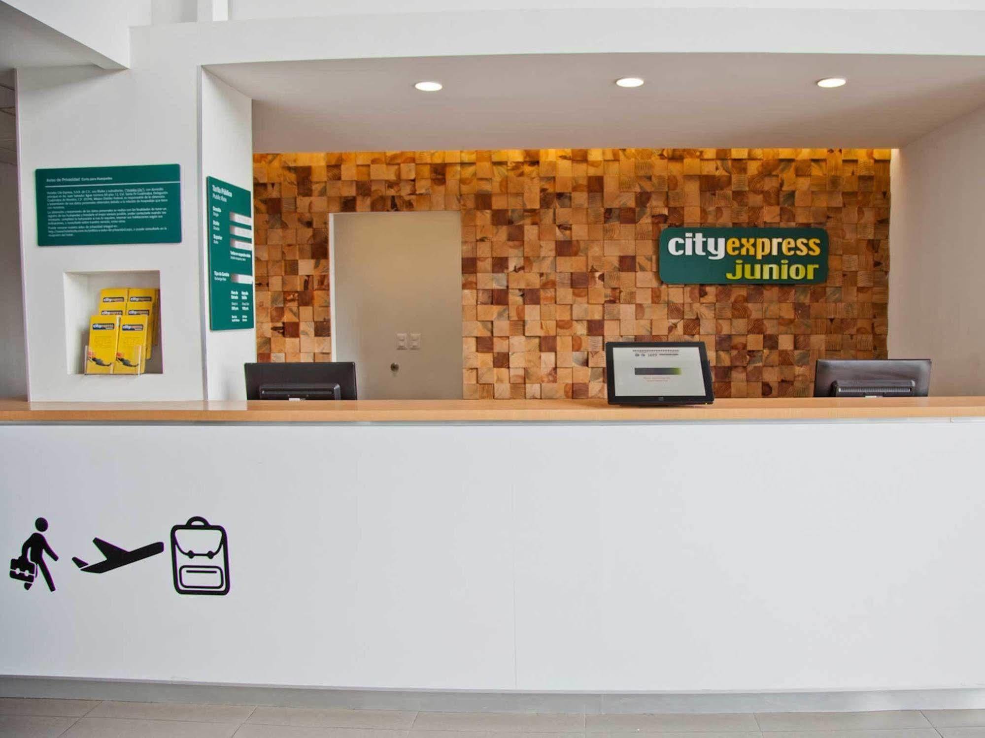 Hotel Express Junior By Marriott Aeropuerto