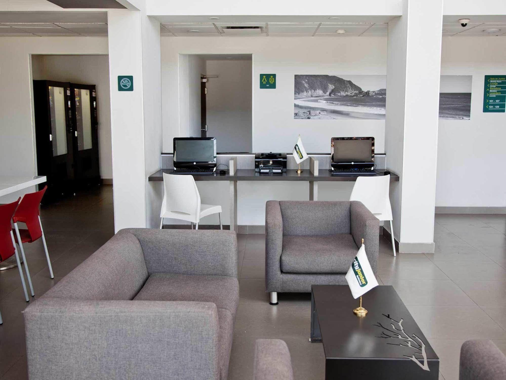 Express Junior By Marriott Aeropuerto Hotel 3*
