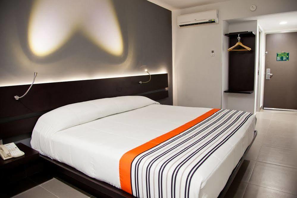 Hotel Express Junior By Marriott Aeropuerto Ciudad del Carmen