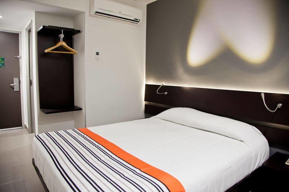Express Junior By Marriott Aeropuerto Hotel