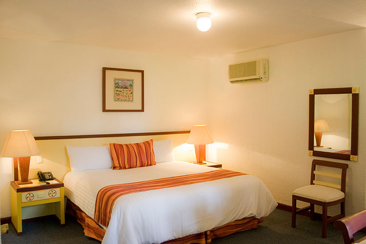Victoria Hotel 4*