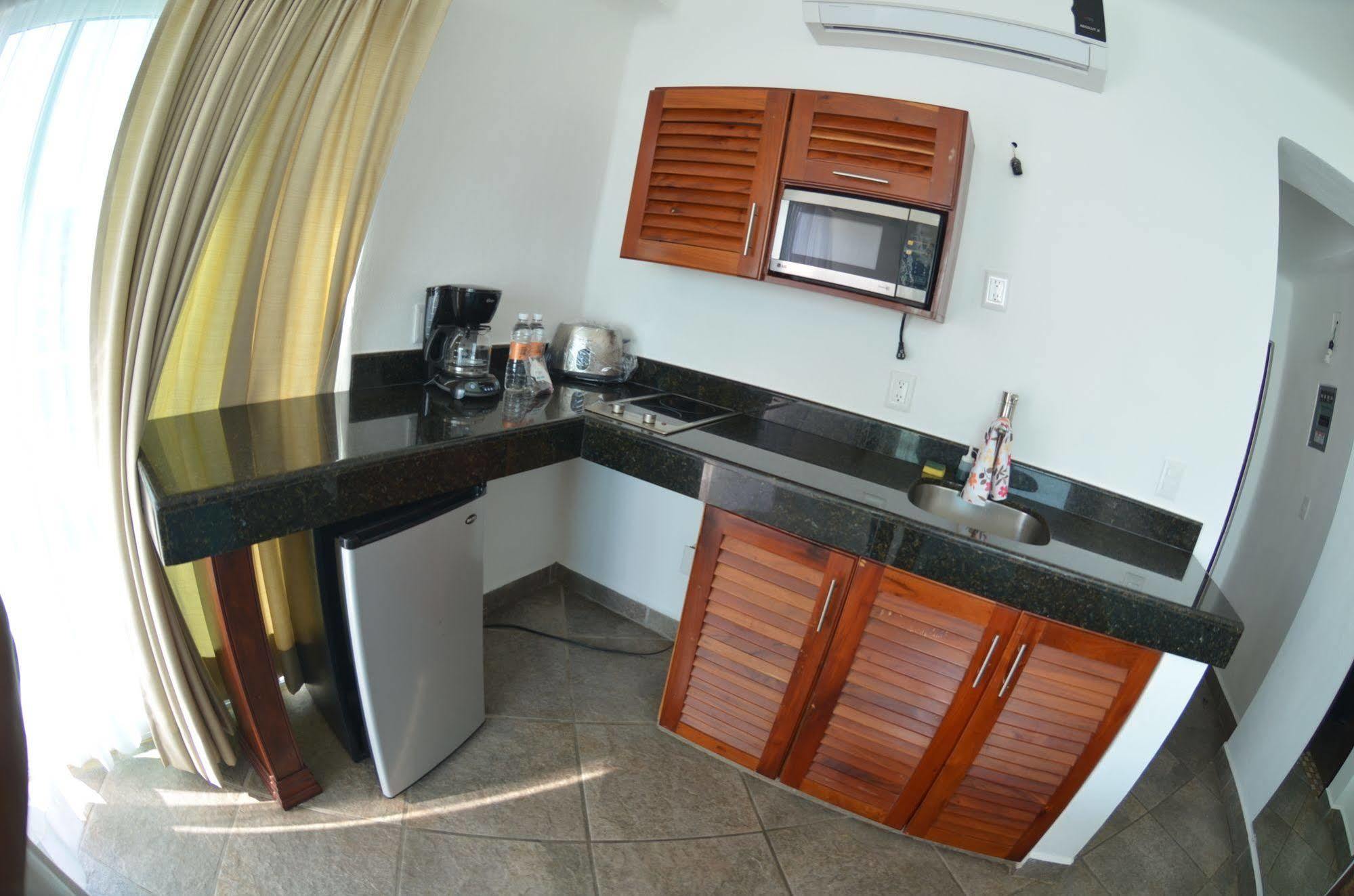 Nadia Hotel 4*