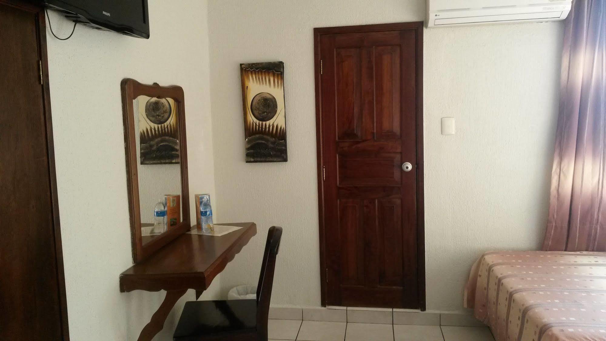 California Hotel 4*