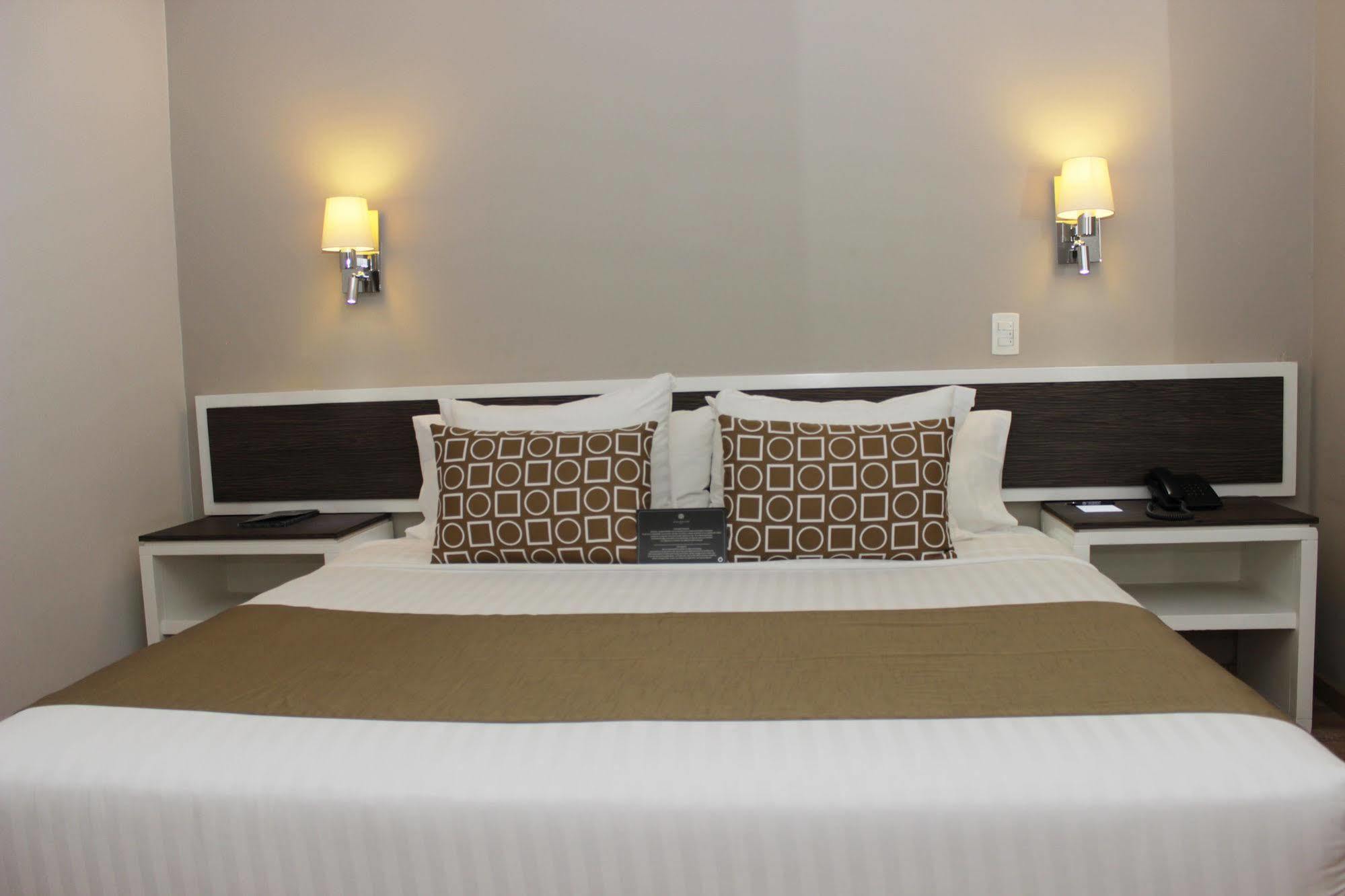 Plaza Revolucion 4* Mexico City