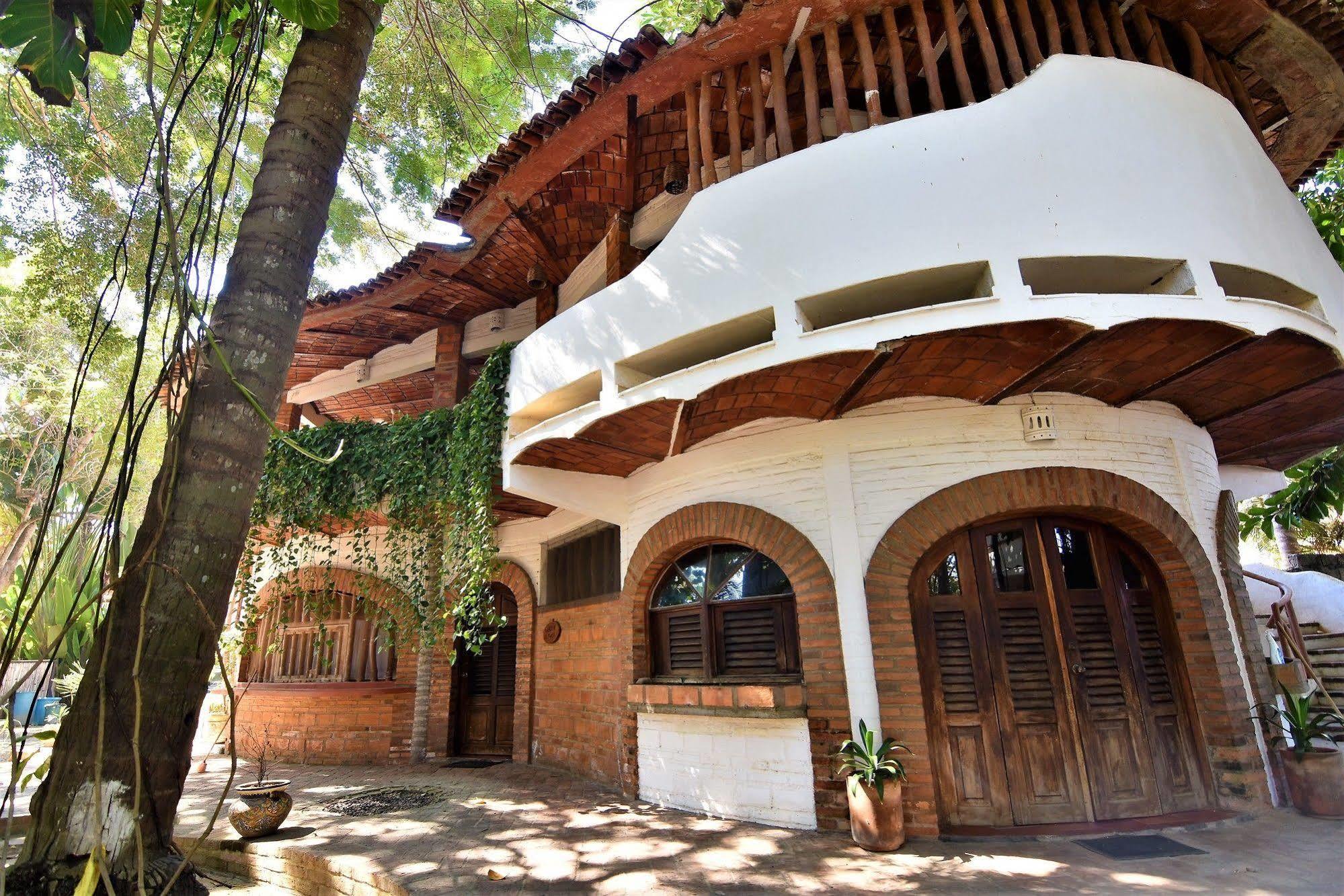Beach House 3*