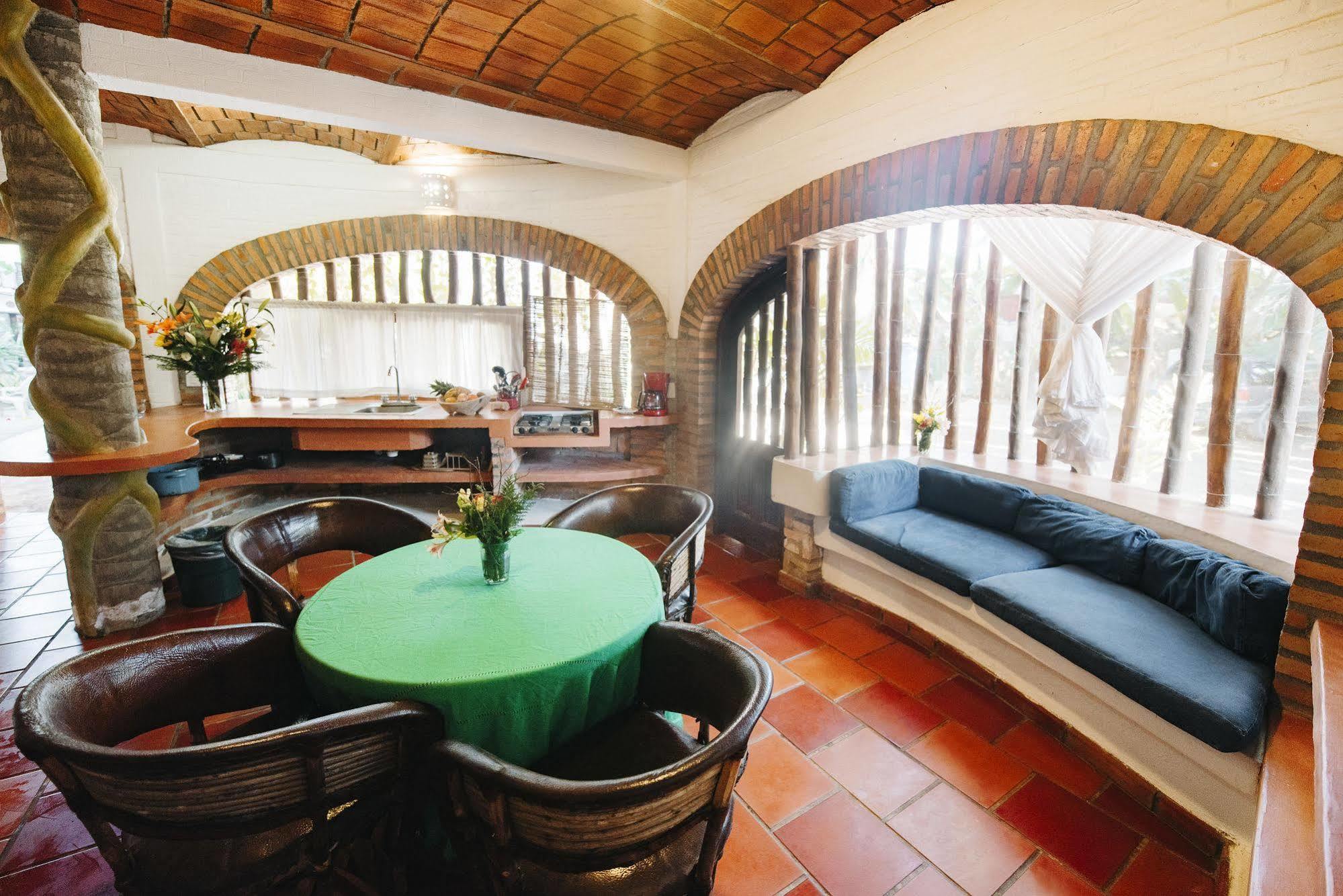 Guest house Beach House