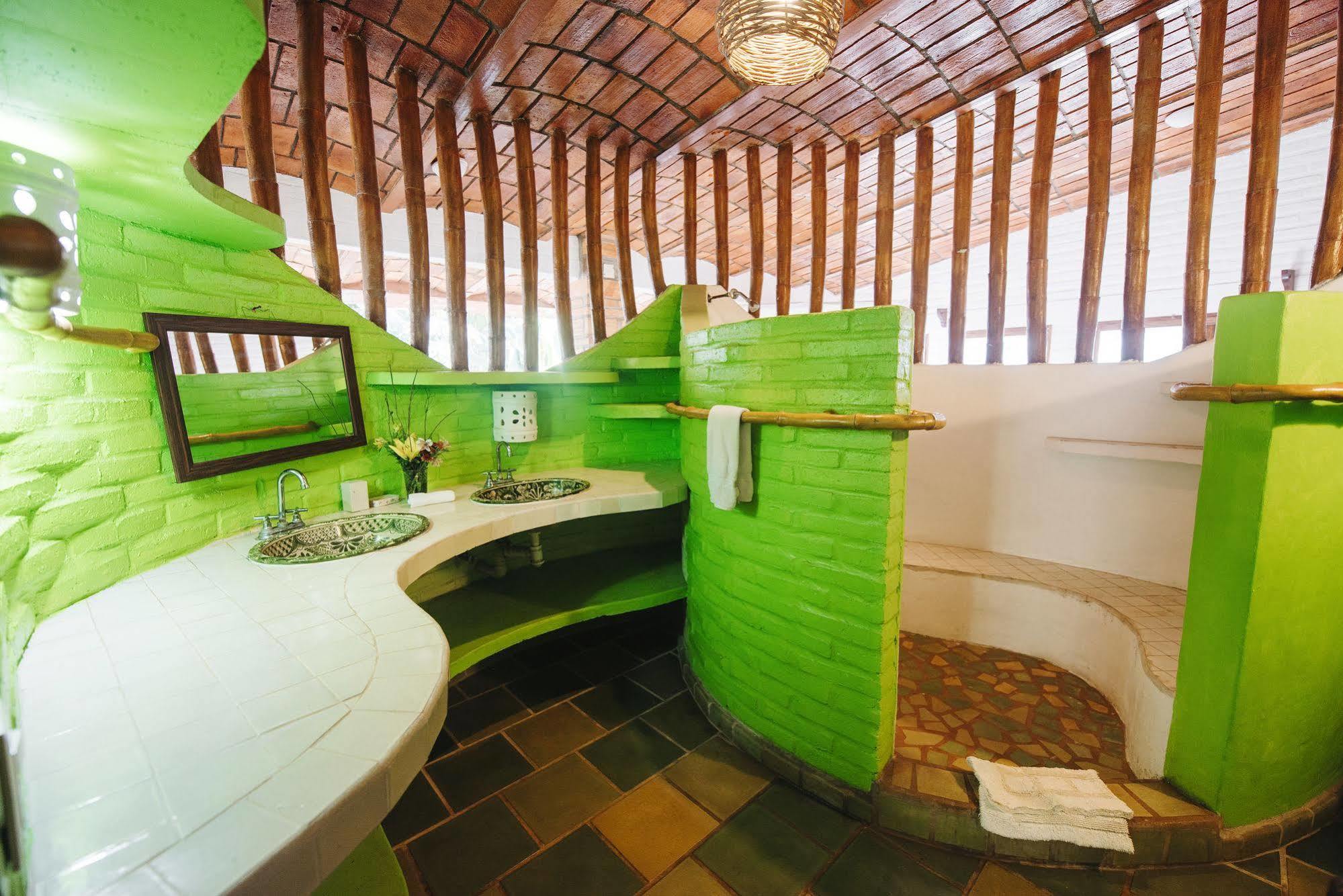 Beach House 3*