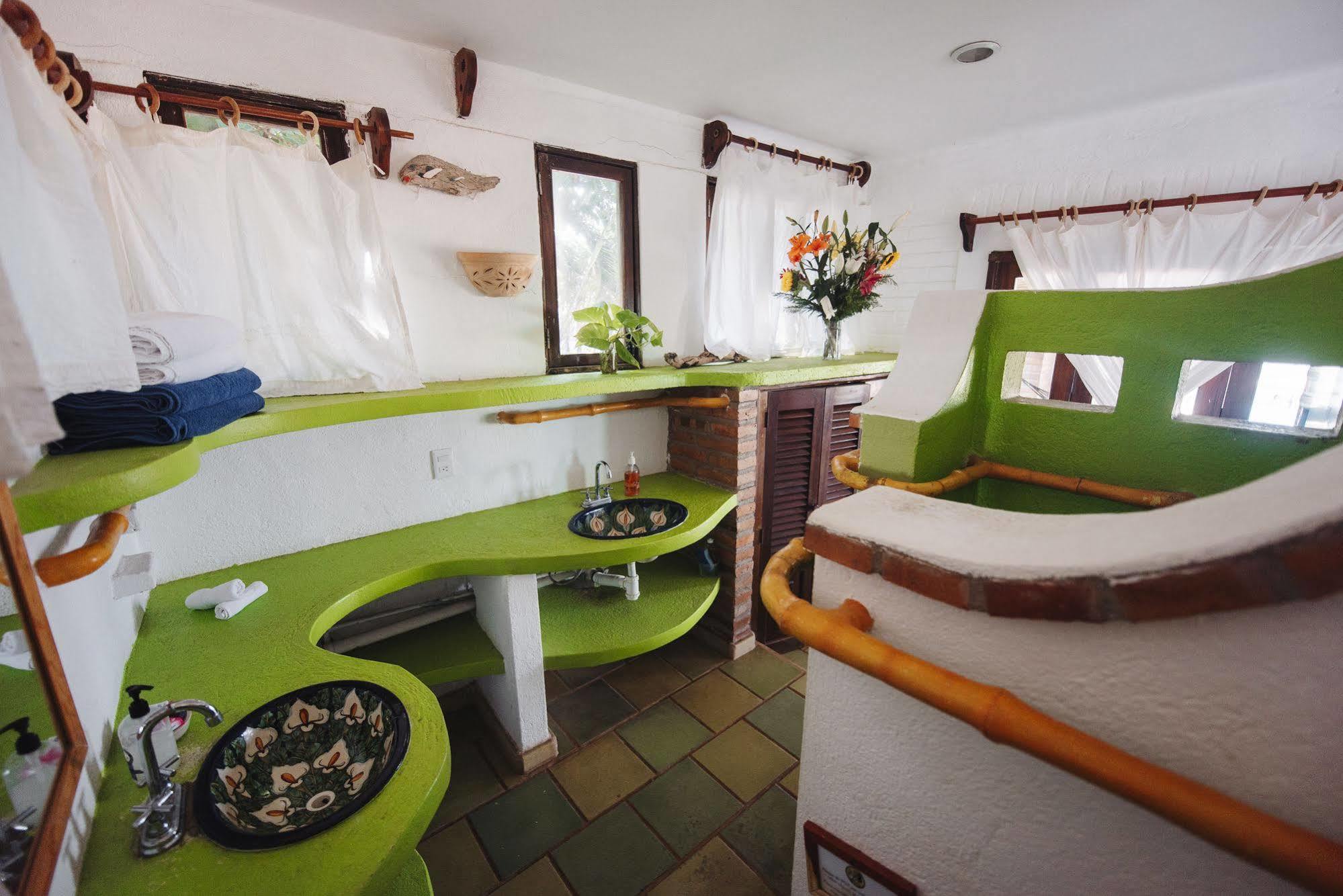 Beach House 3*