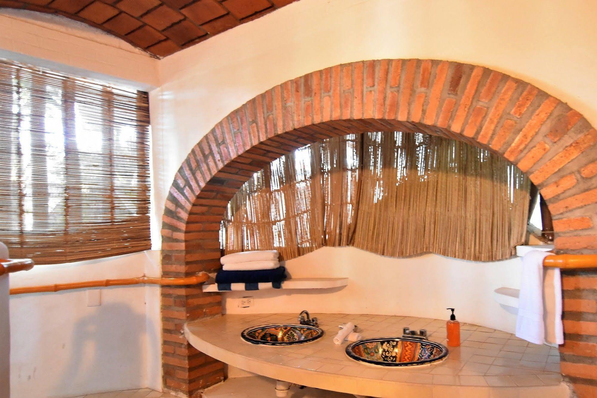 Beach House 3*