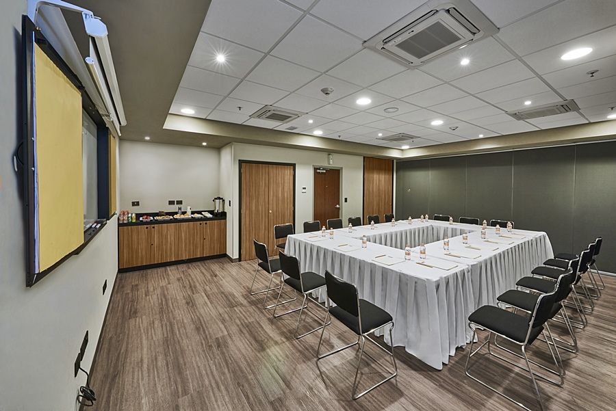 Hotel Express By Marriott Monterrey Lindavista 4*