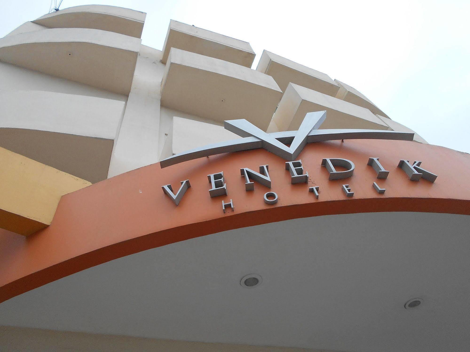 Hotel Venedik 3*