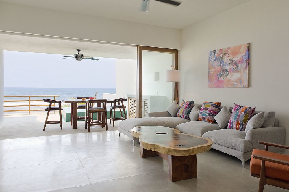 Marea Beachfront 5* Zihuatanejo