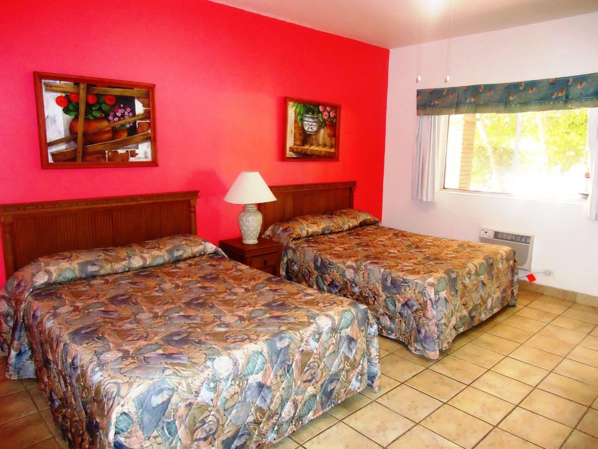 Hotel La Hacienda De La Langosta Roja 3*