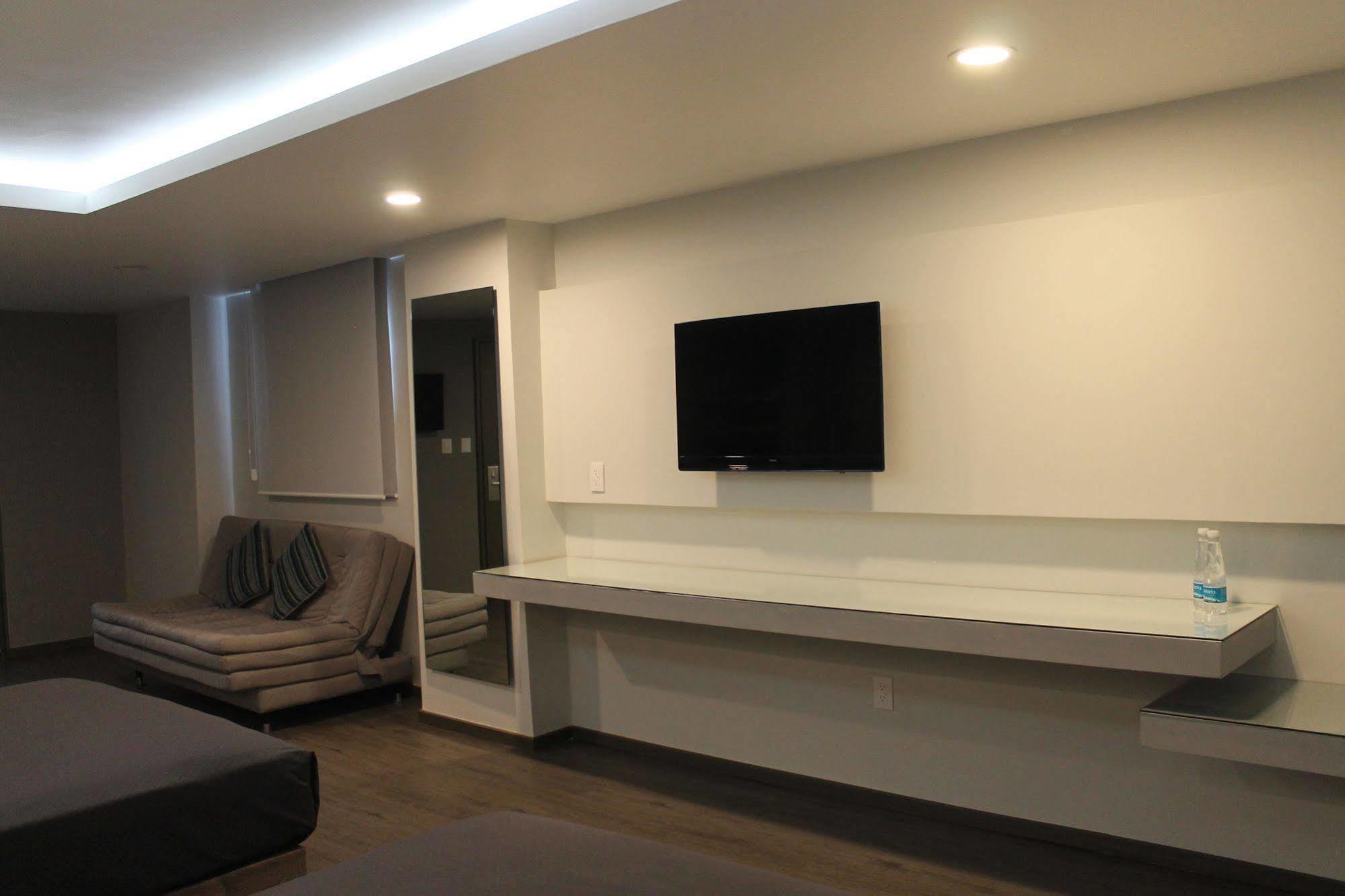 Hotel Mx Congreso 4*
