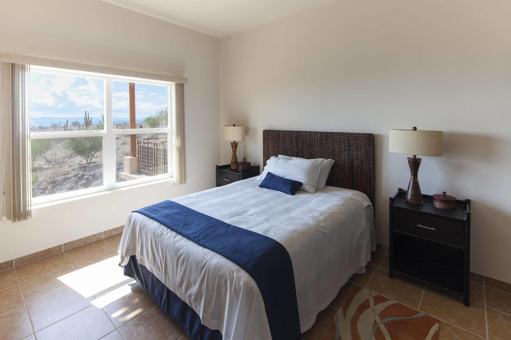Colinas Costabaja Townhomes * La Paz