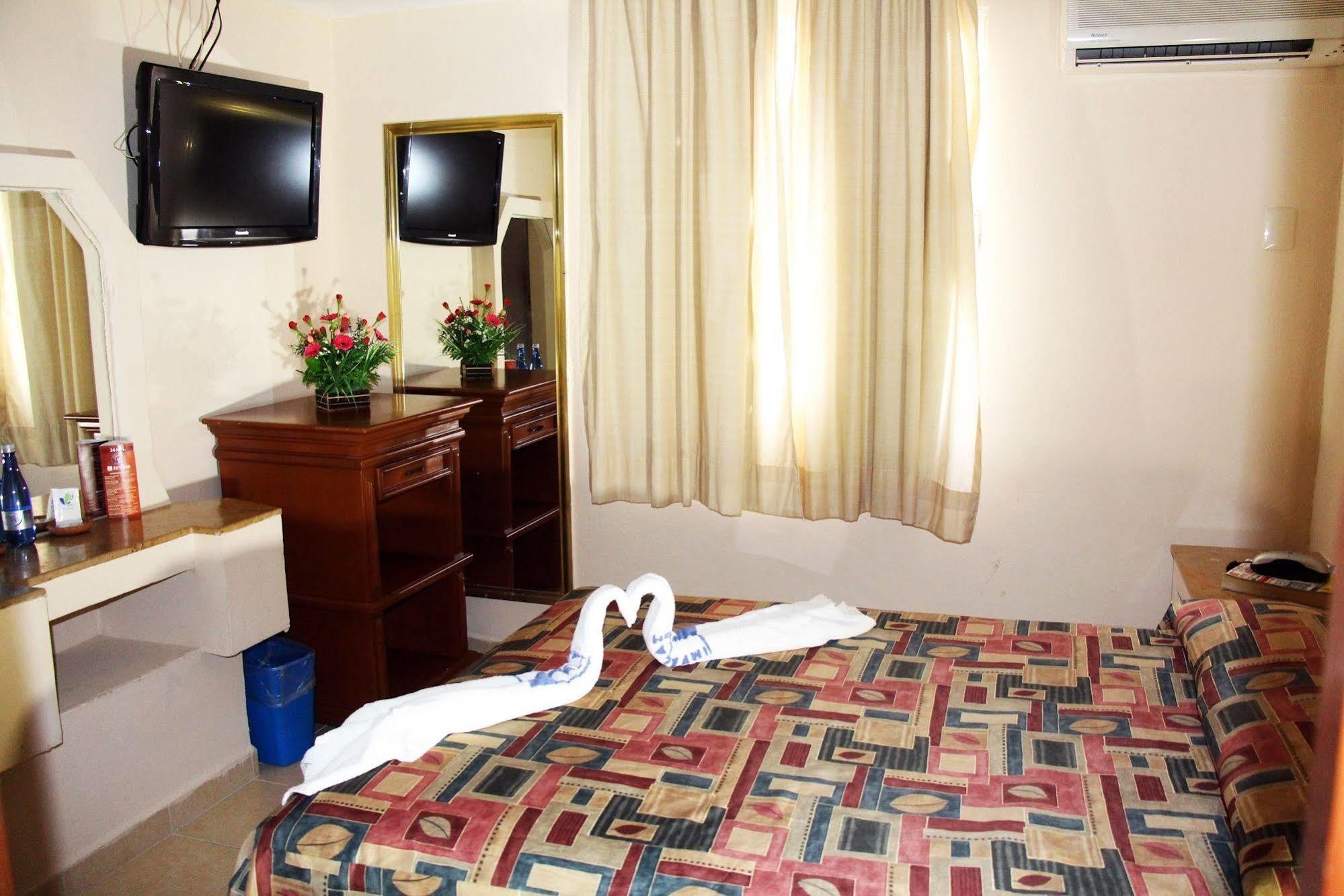 Hotel Impala -atras Del Ado 3*