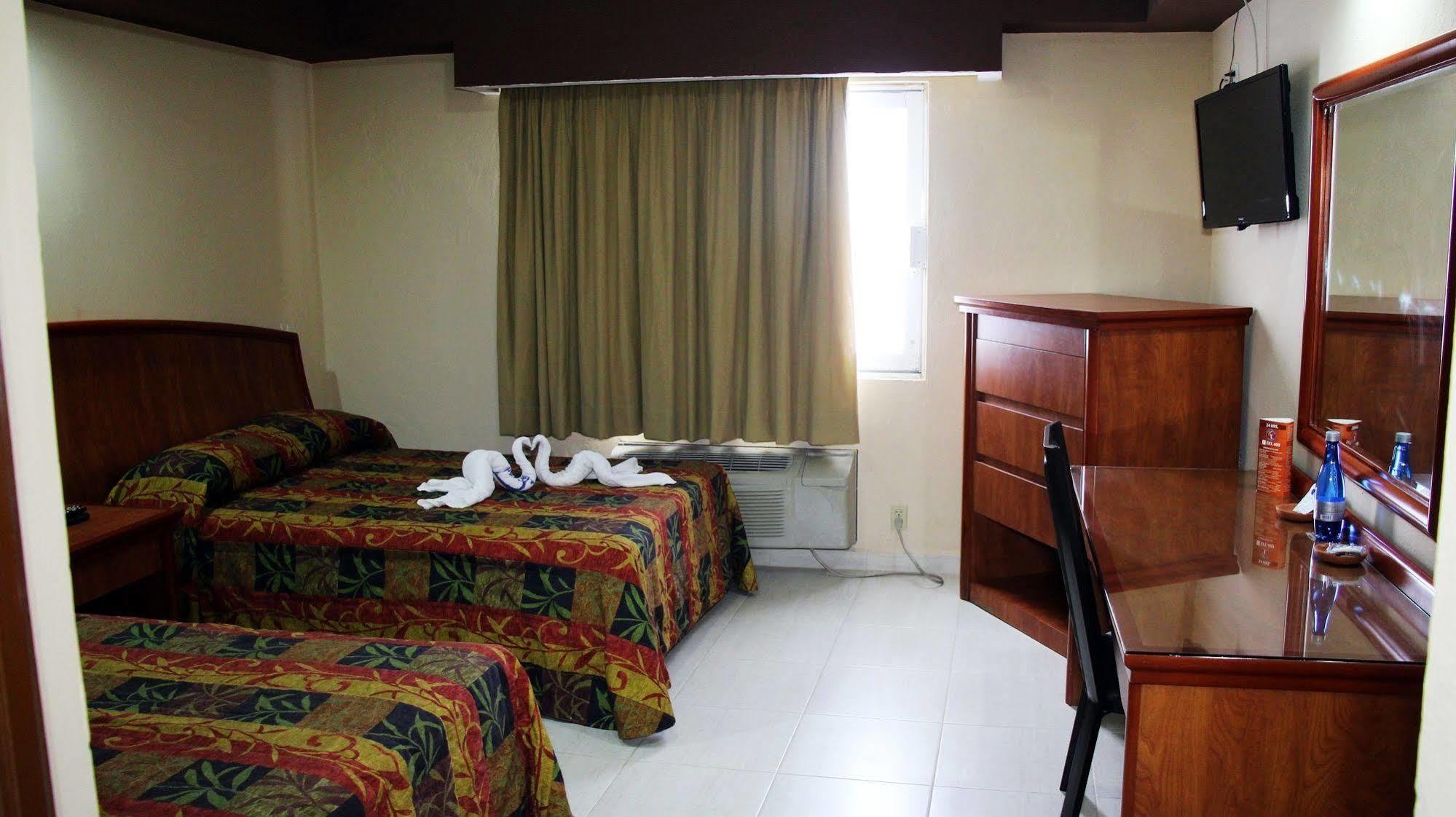 Hotel Impala -atras Del Ado Veracruz