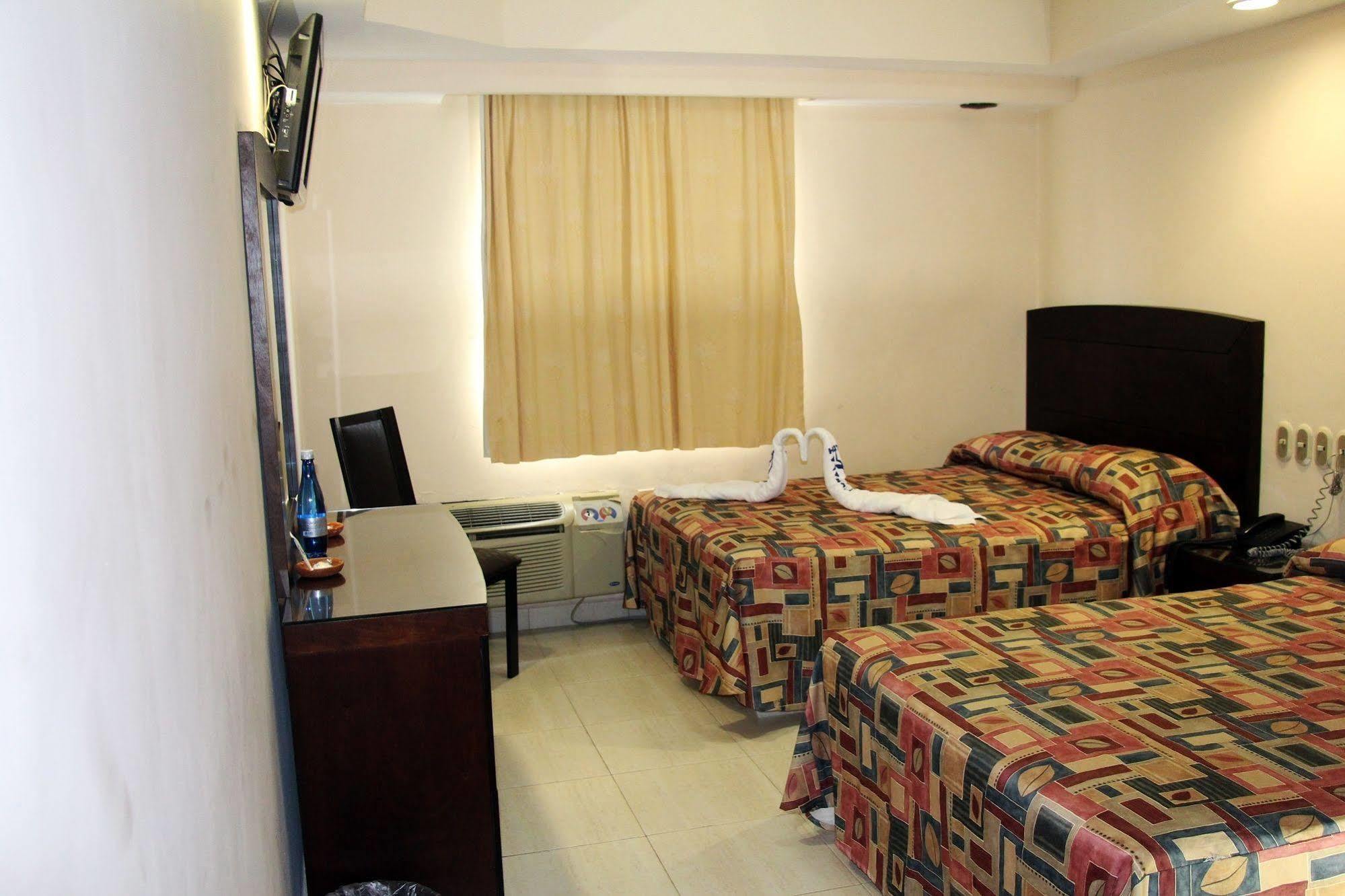 Hotel Impala -atras Del Ado 3*