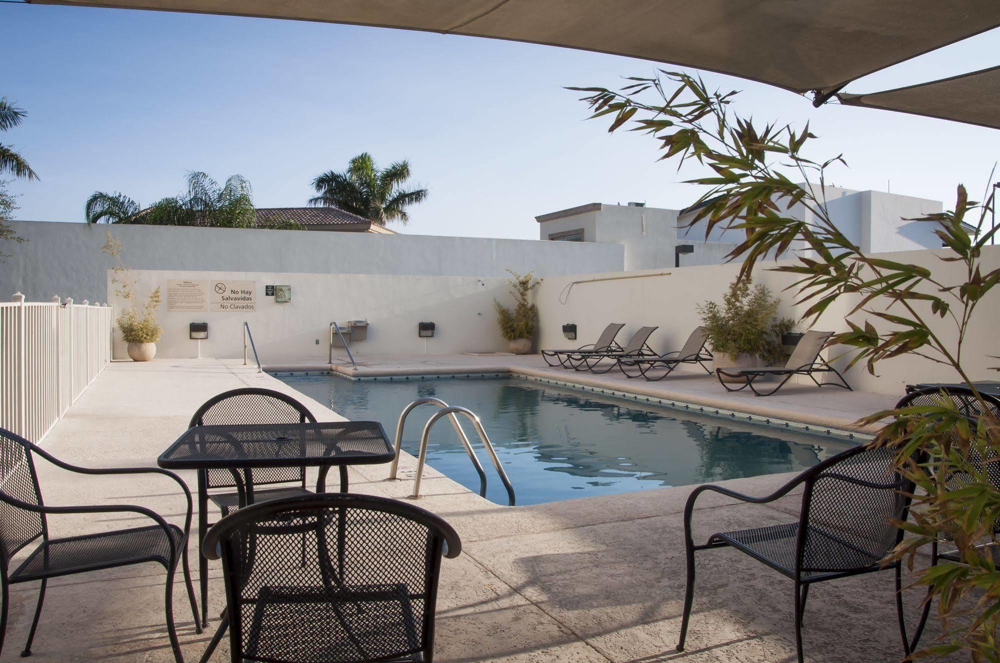 Hotel Hampton By Hilton 3*
