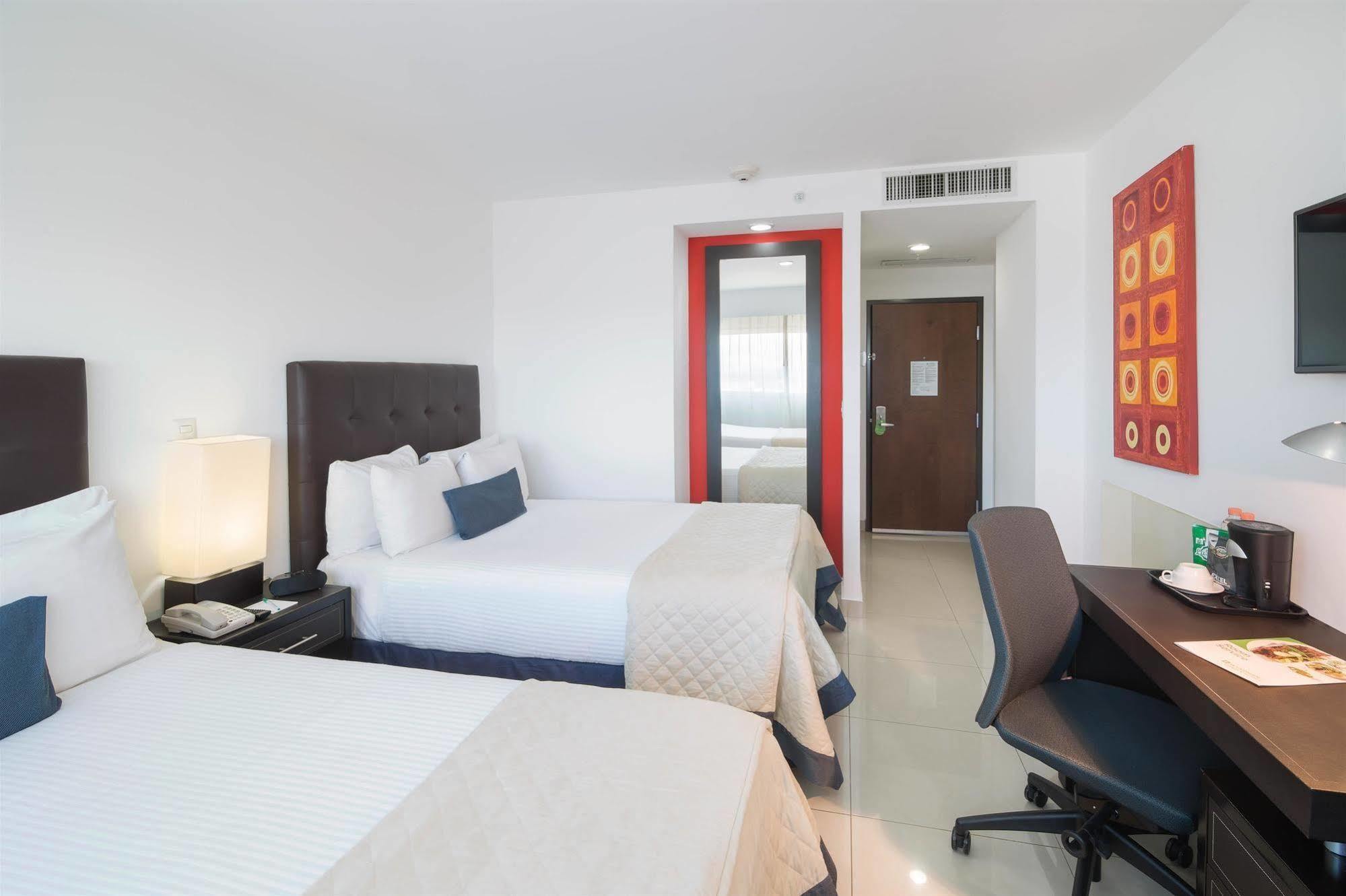 Wyndham Garden Celaya 5*