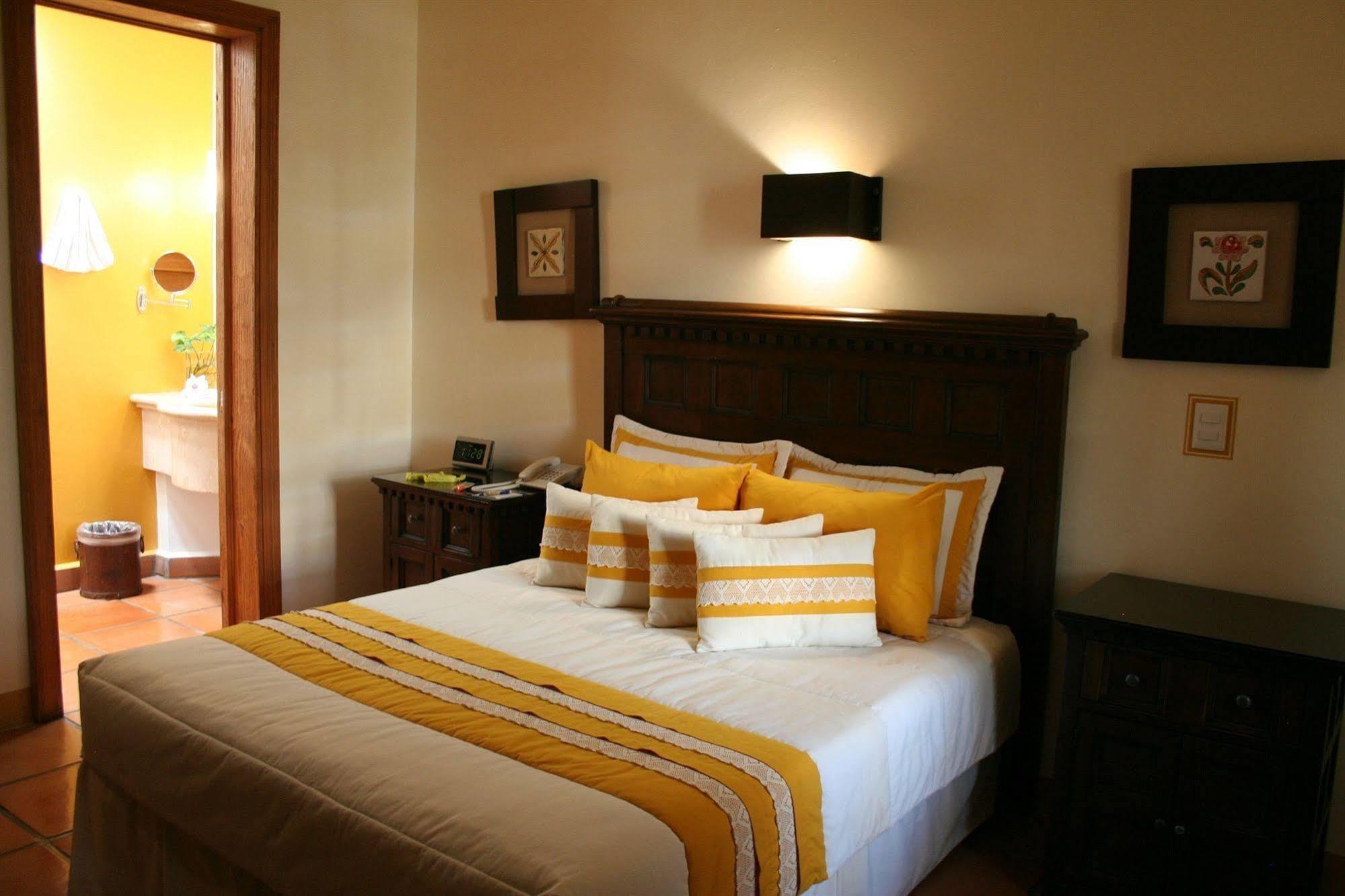 La Casa De Patios & Hotel 5*