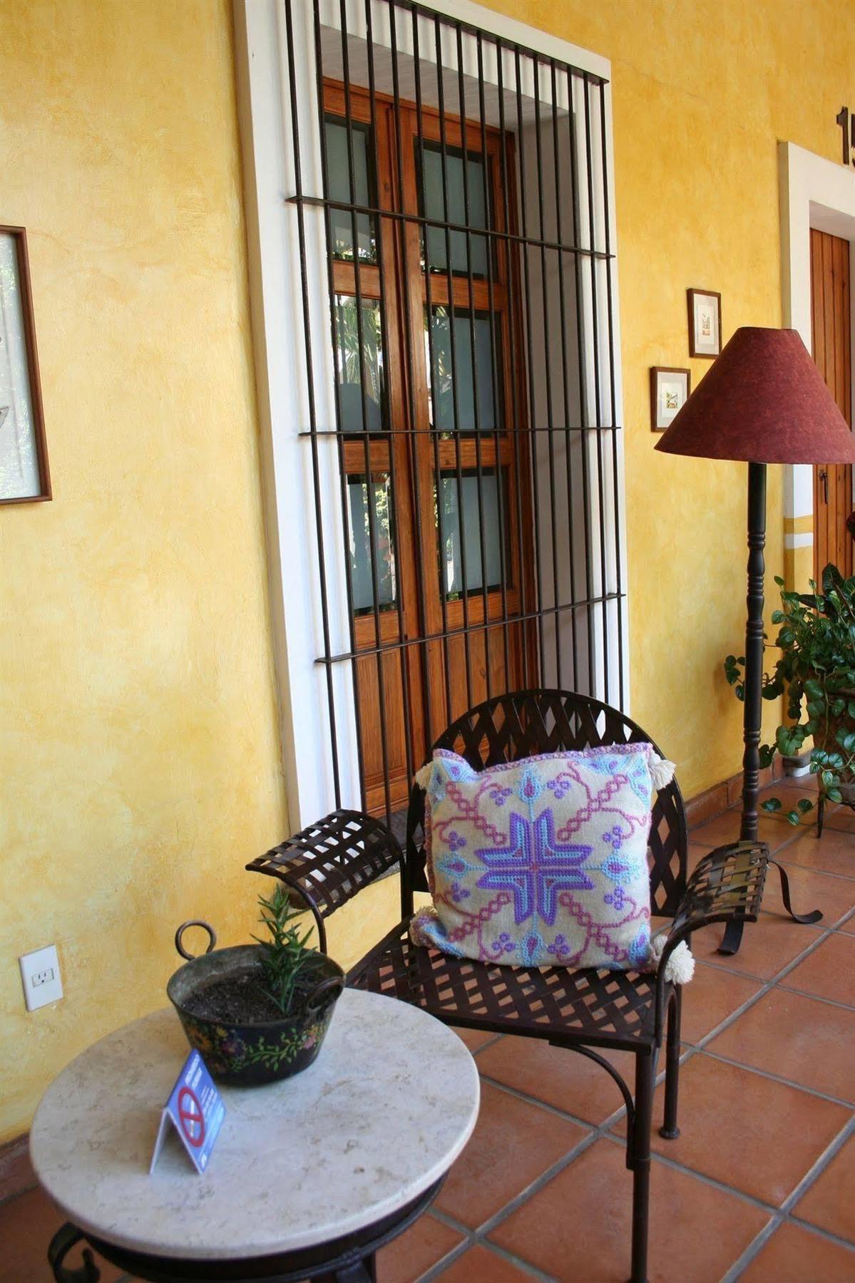 Hotel La Casa De Patios &