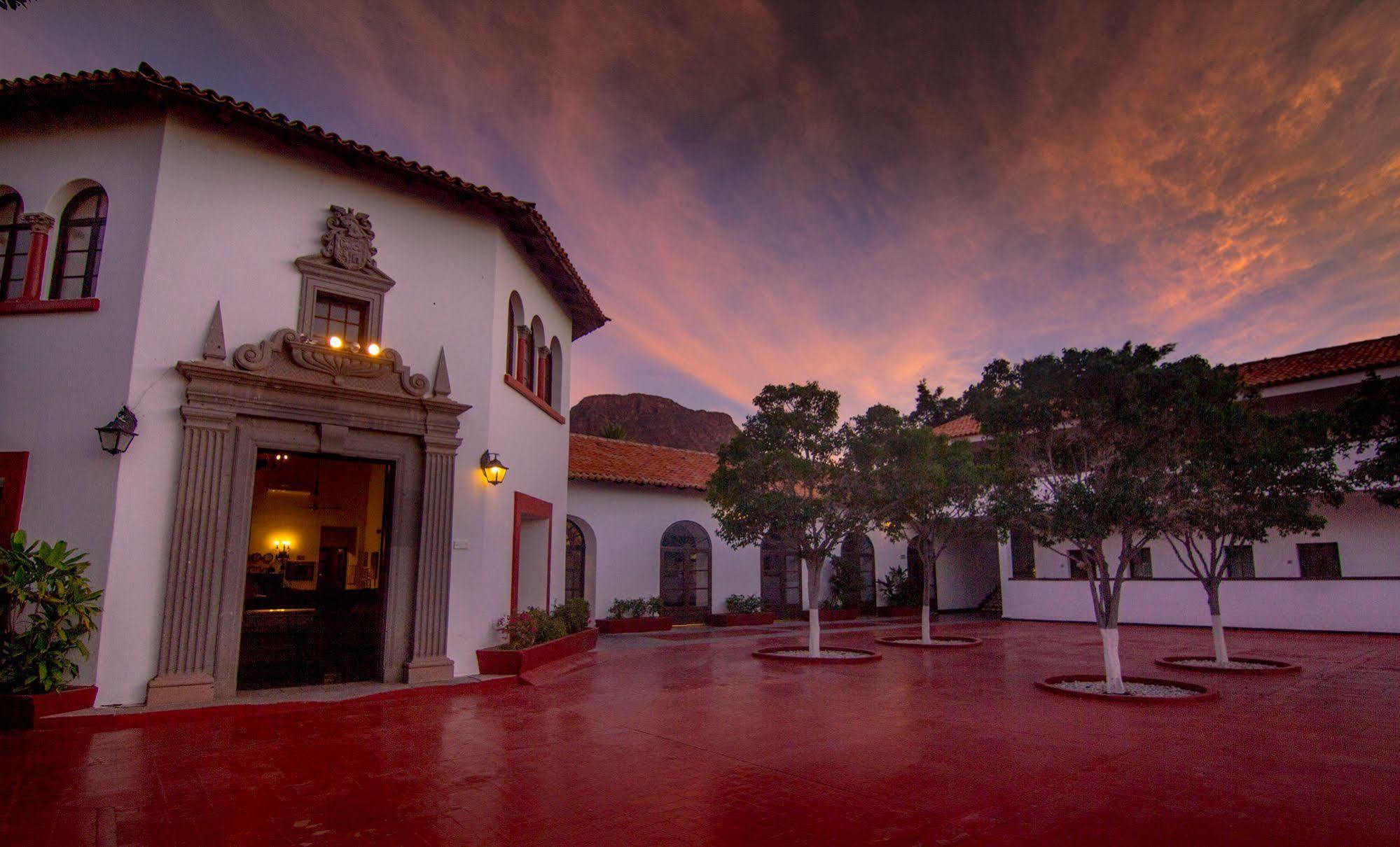 Hotel Playa De Cortes