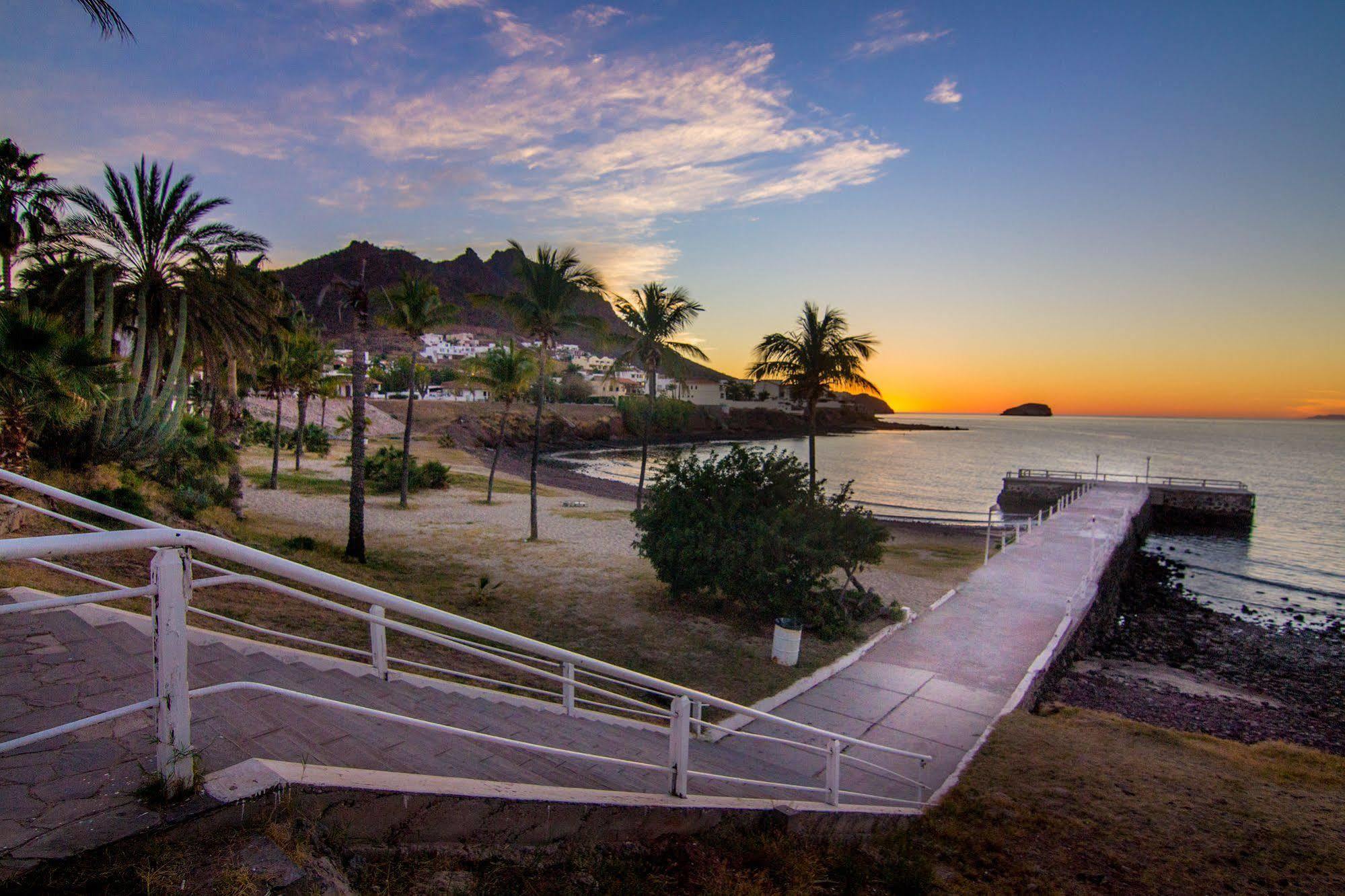 Hotel Playa De Cortes 3*
