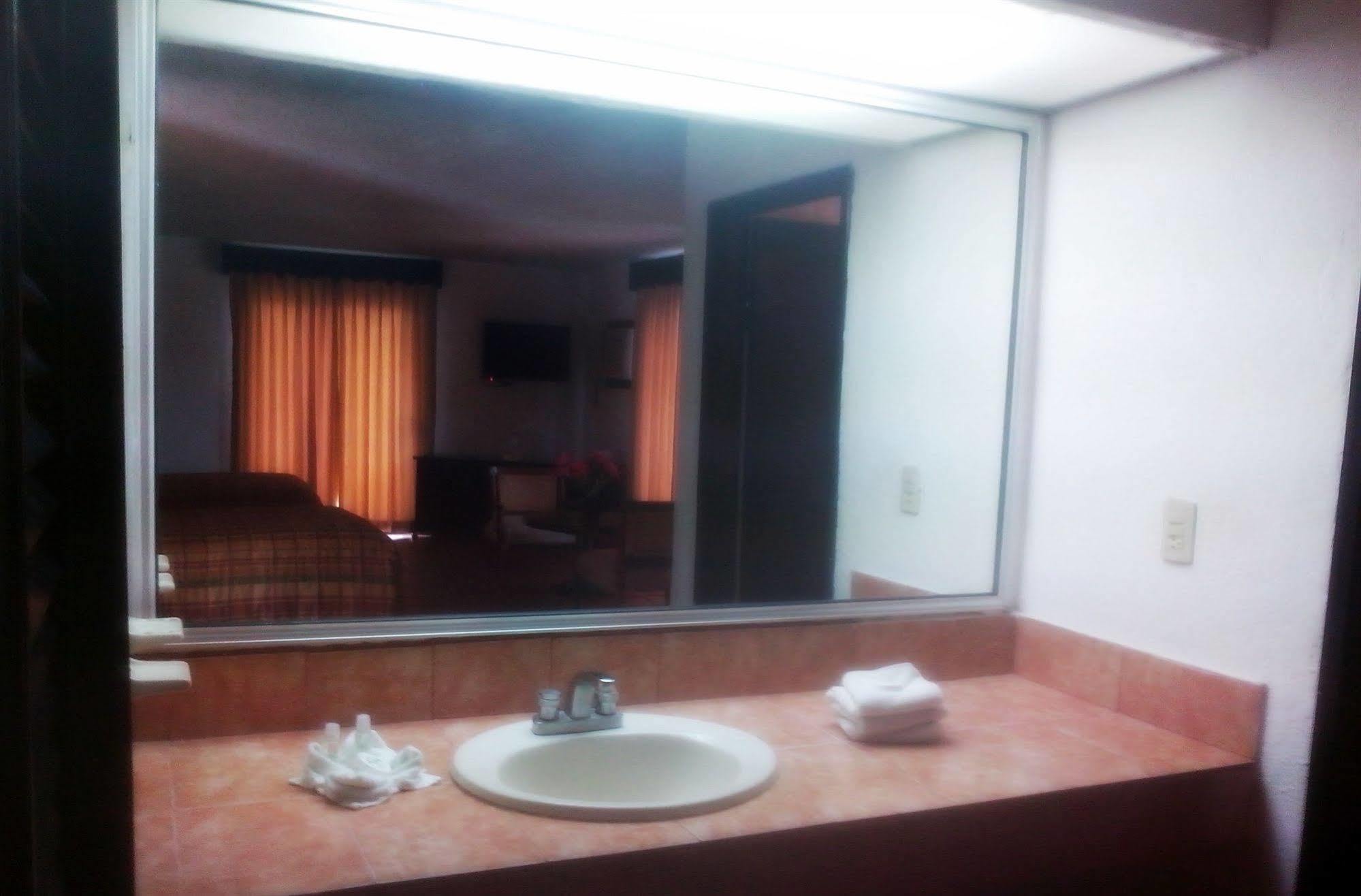 Hotel Playa De Cortes 3*