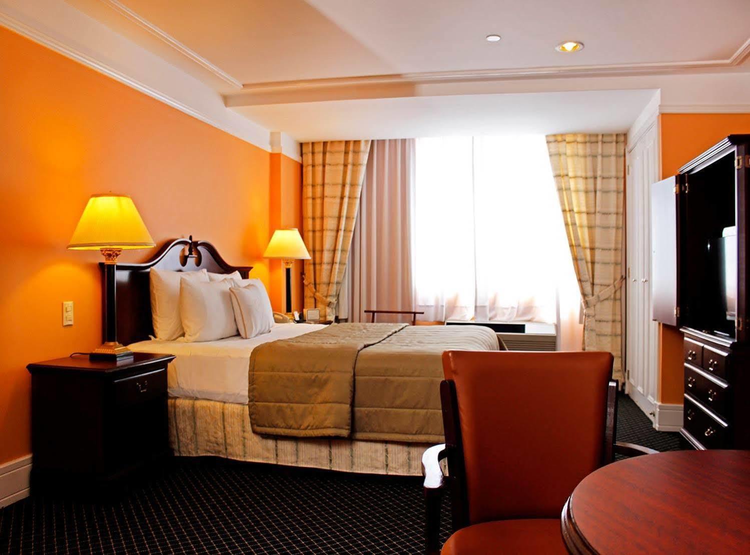 Krystal Satelite Maria Barbara Hotel 5*