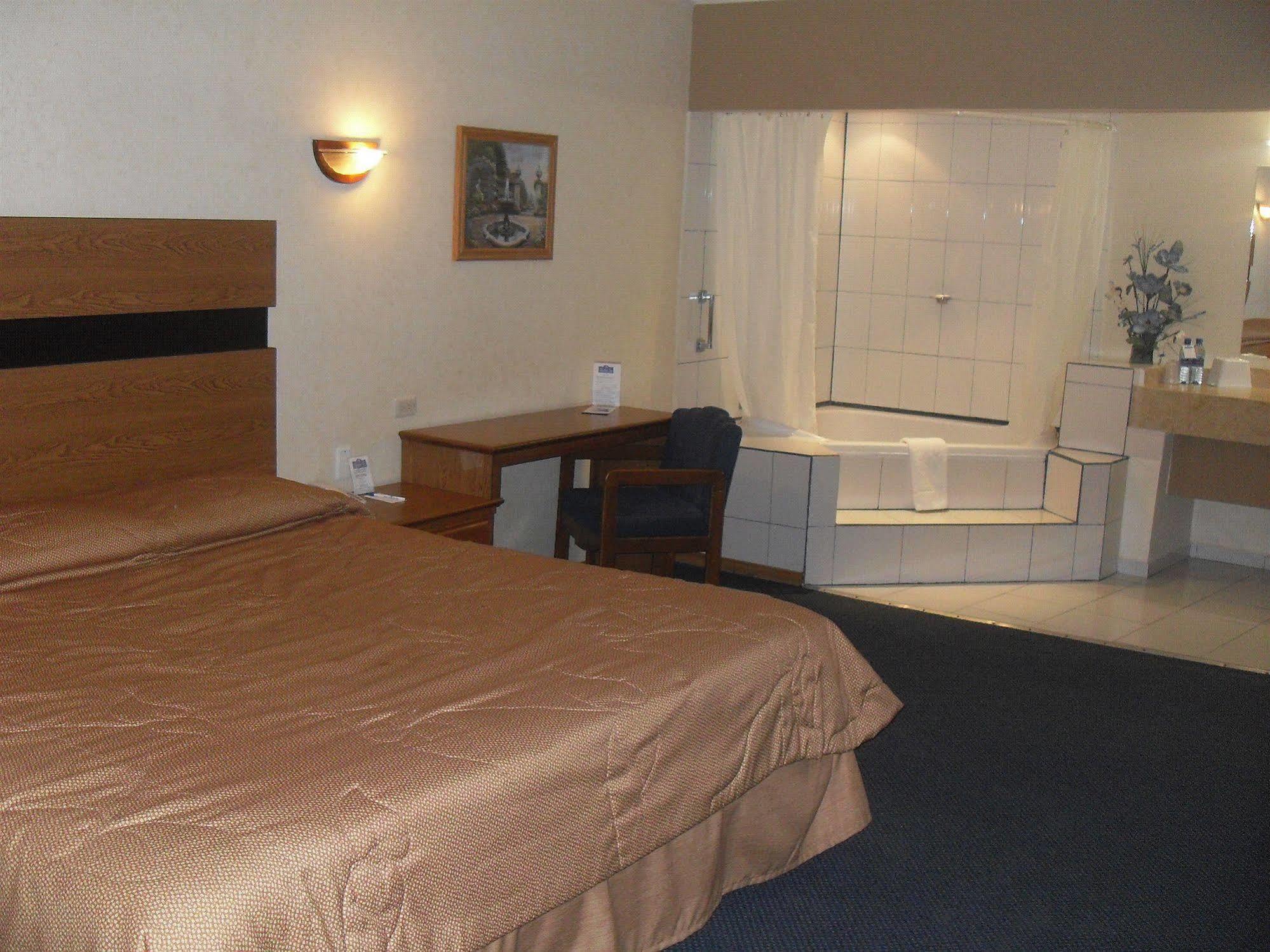 American Inn Hotel & Suites Parral Hidalgo del Parral