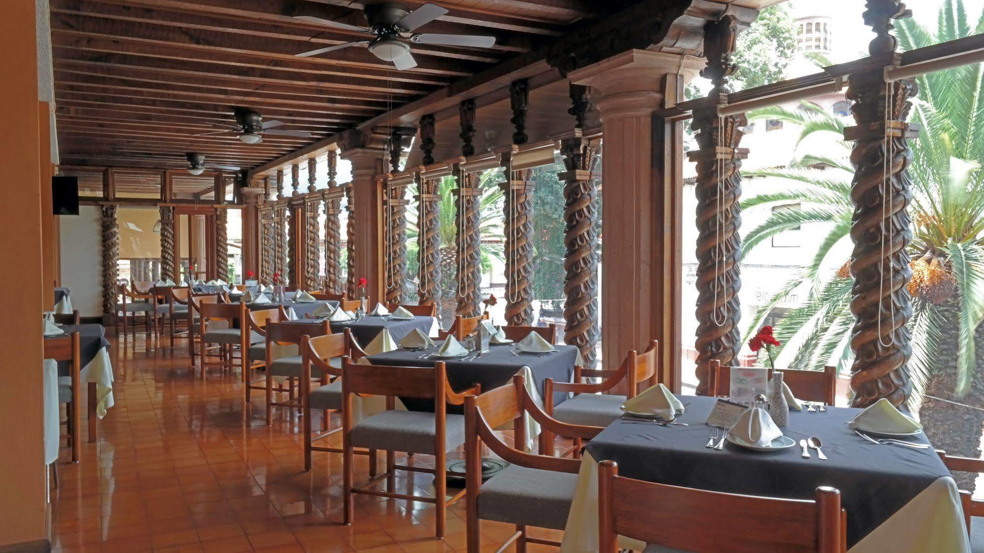 Plaza Uruapan Hotel 4*