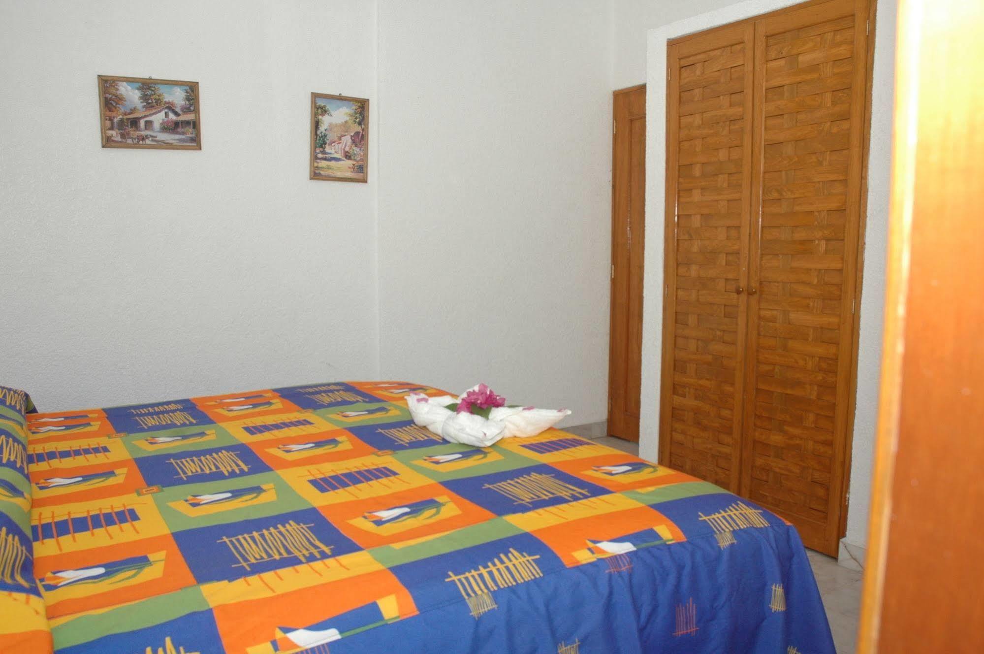 Mercedes Hotel Zihuatanejo