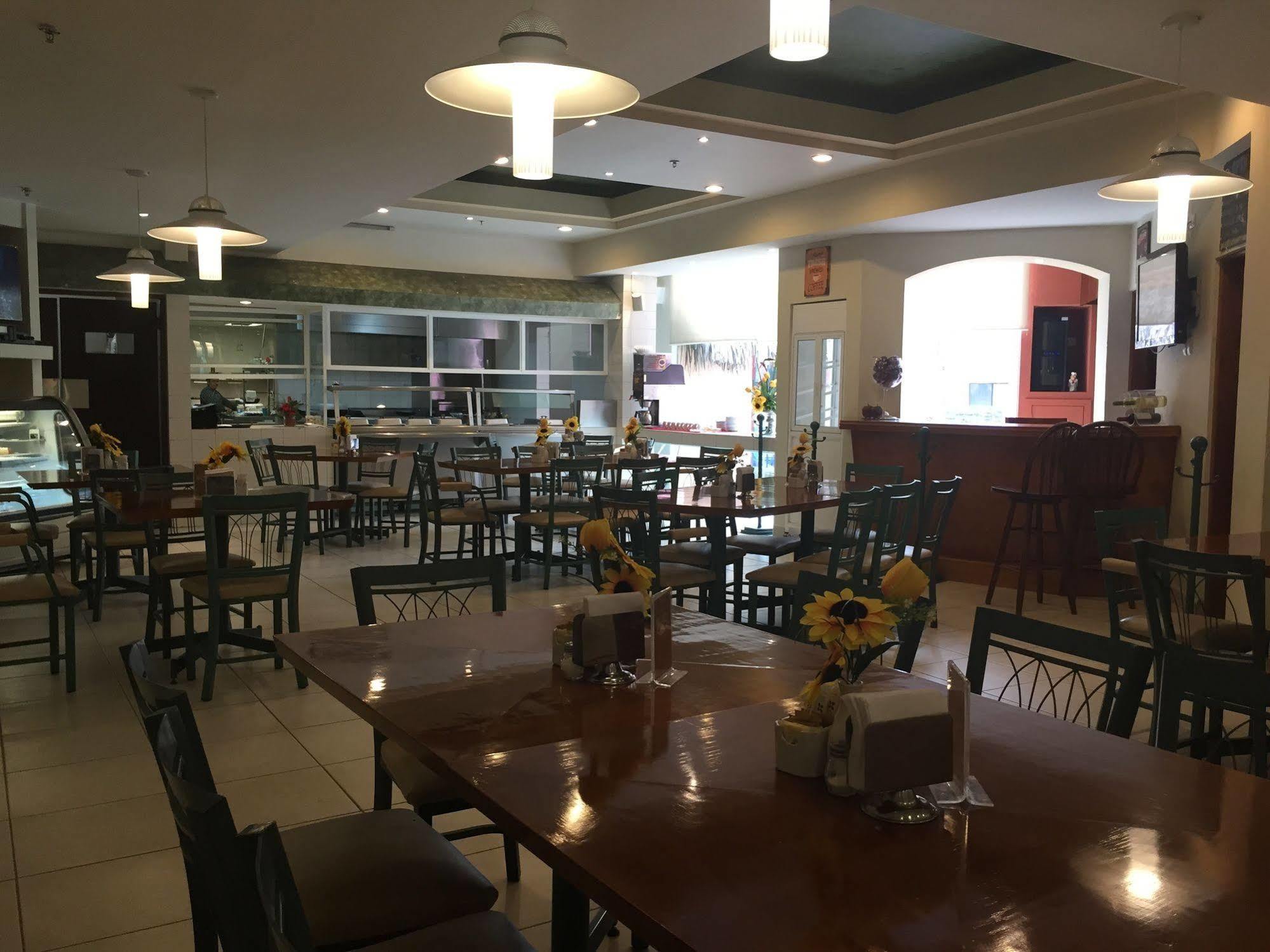 Western Bazarell Hotel 3*