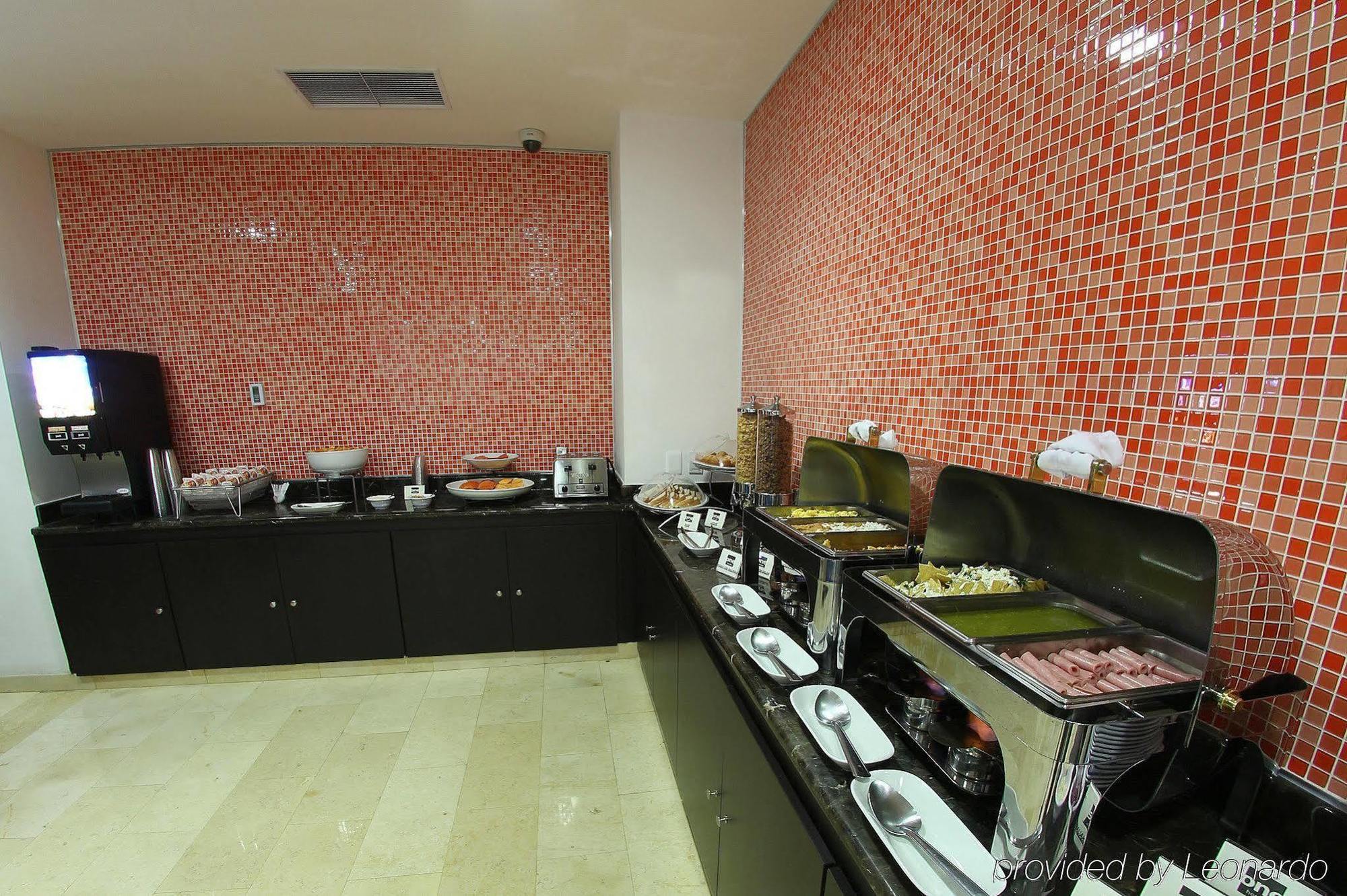 Hotel One Forum 3*