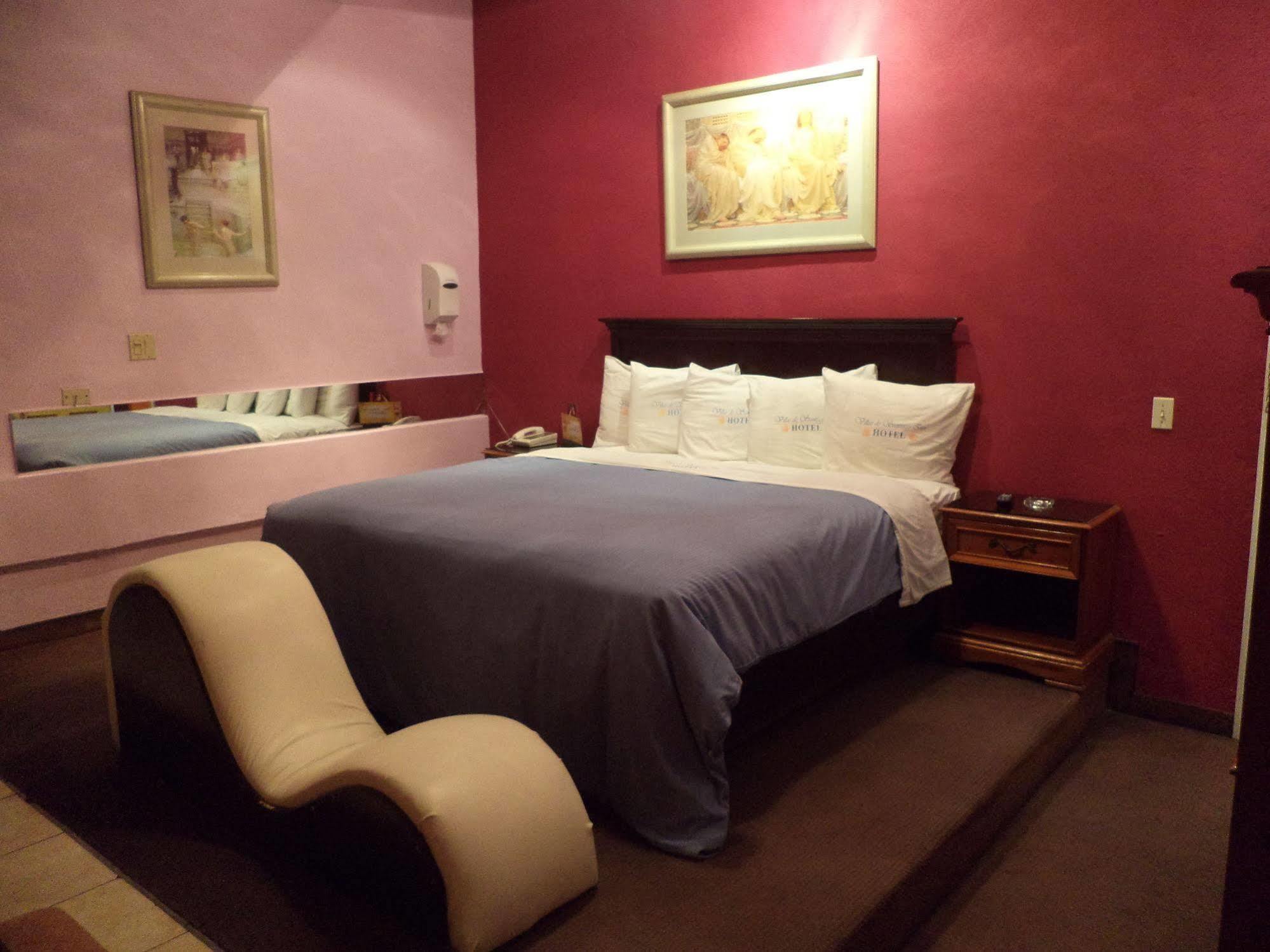 Hotel De Santiago 3*