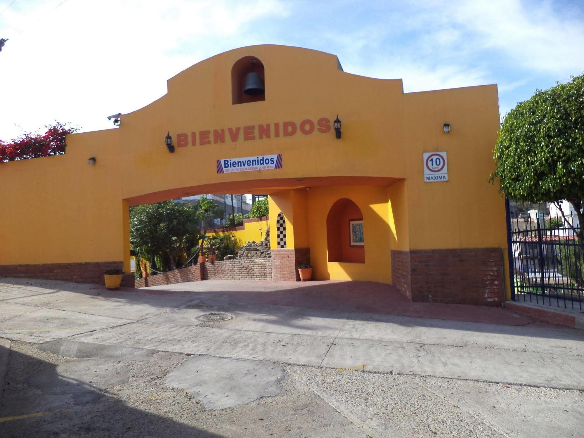 De Santiago Hotel