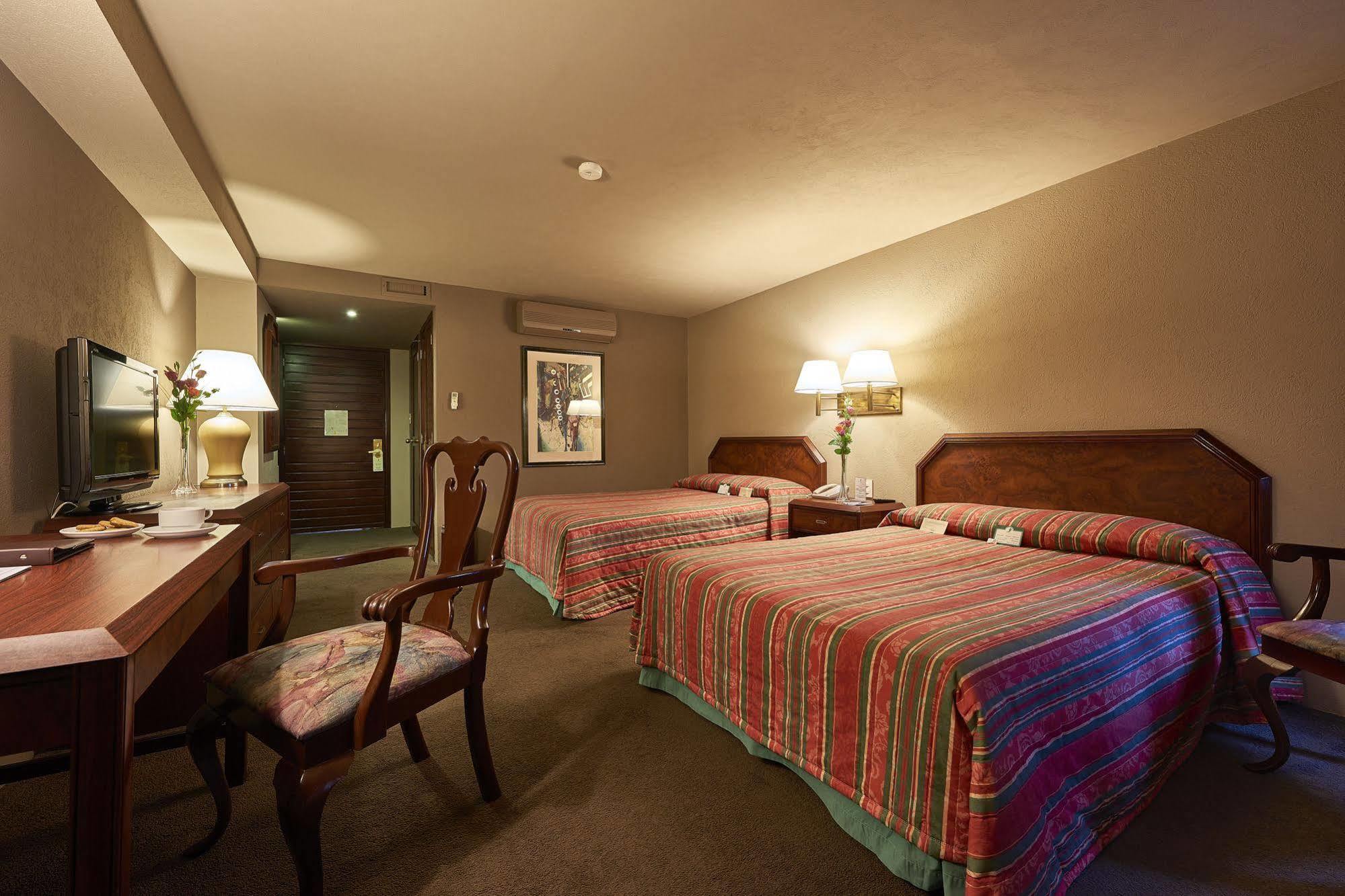 La Joya Hotel