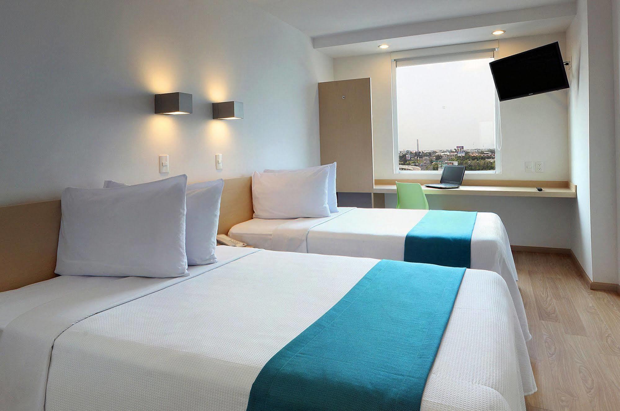 One Poliforum Hotel